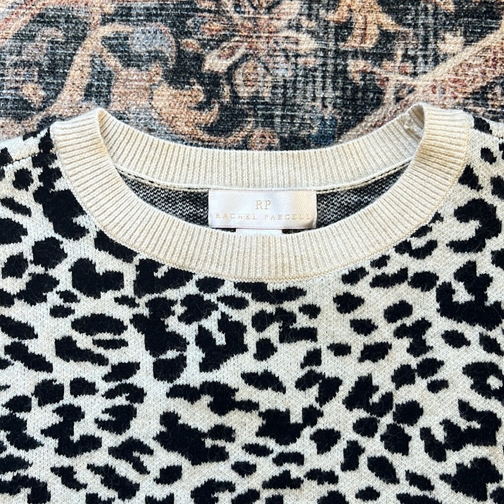 RACHEL PARCELL Crewneck Leopard Print Knit NWT Size Medium - Picture 9 of 13